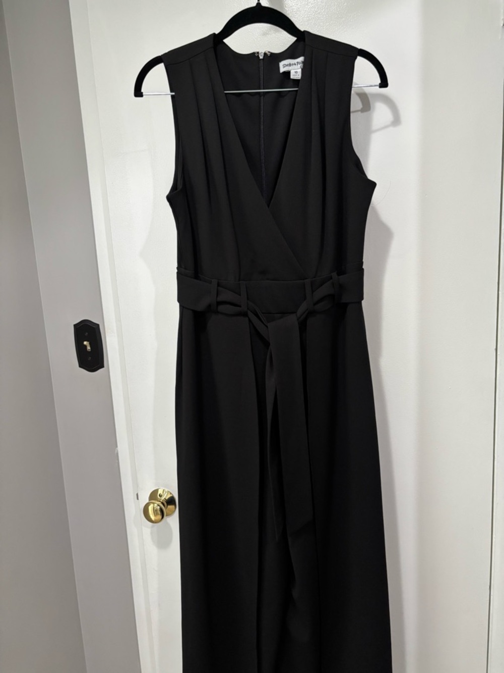 Shelby & Palmer Black Sleeveless V-Neck Belted Jumpsuit Size 10